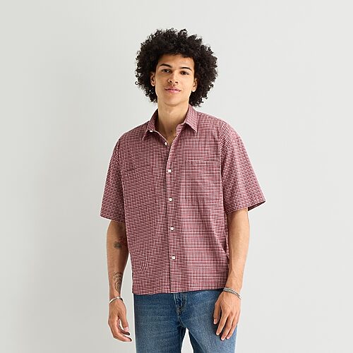 Arizona Mens Short Sleeve Boxy Fit Button-Down Shirt, Small, Red