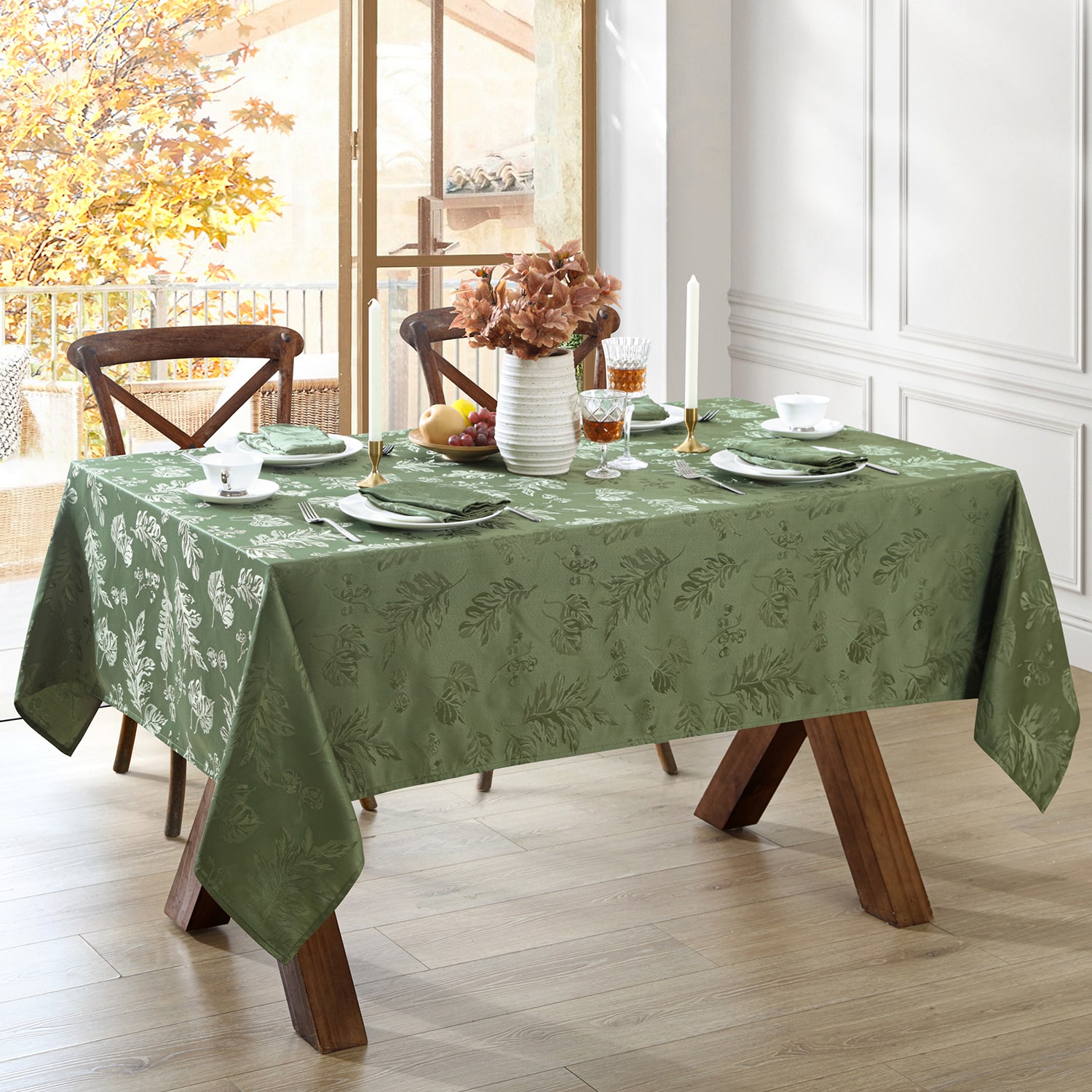 Threadmade Elegant Woven Leaves 52x70 Tablecloth