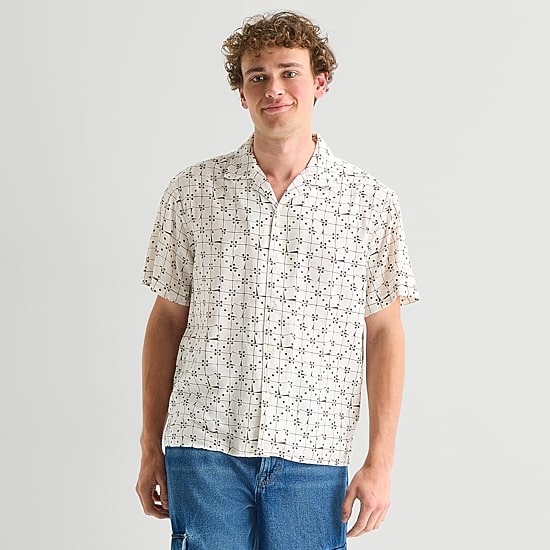 Arizona Mens Short Sleeve Relaxed Fit Button-Down Shirt