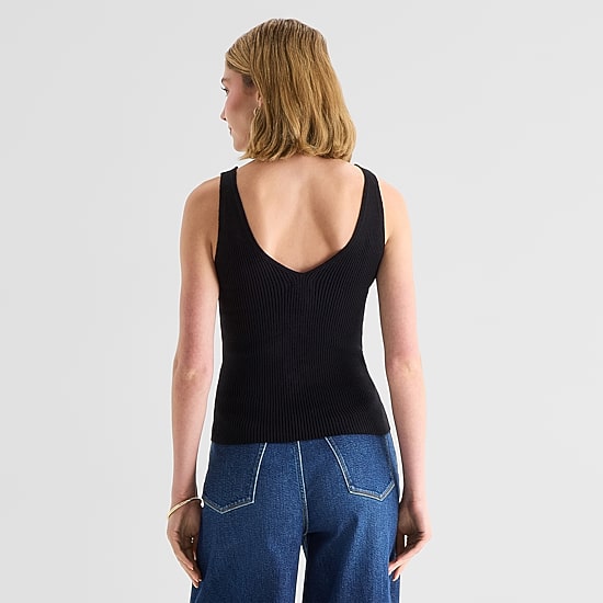 A.N.A Womens V Neck Sleeveless Pullover Sweater