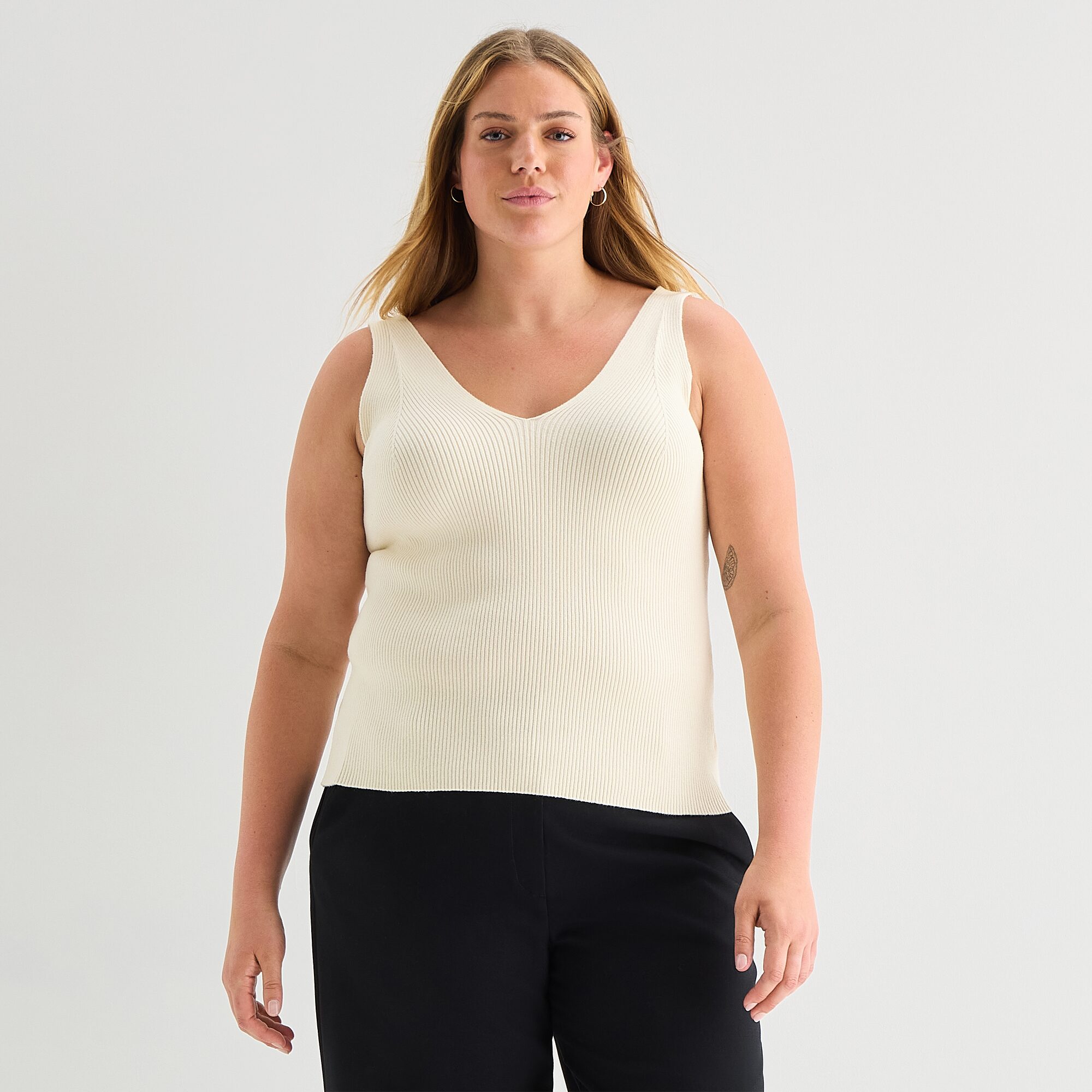 a.n.a Plus Womens V Neck Sleeveless Pullover Sweater