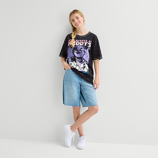 Womens Juniors Crew Neck Elbow Sleeve Oversized Five Nights at Freddys Graphic T-Shirt