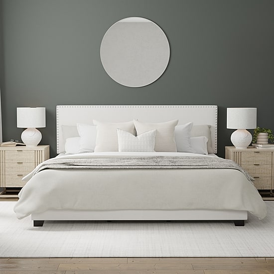 Gayle Nailheadtrim Rectangular Bed