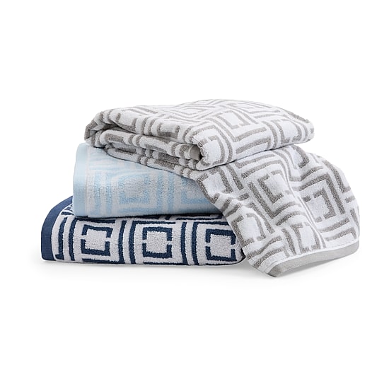 Liz Claiborne Signature Plush Logo Bath Towel - JCPenney