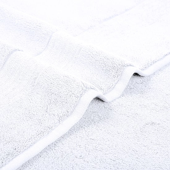 Liz Claiborne Signature Plush Bath Towel