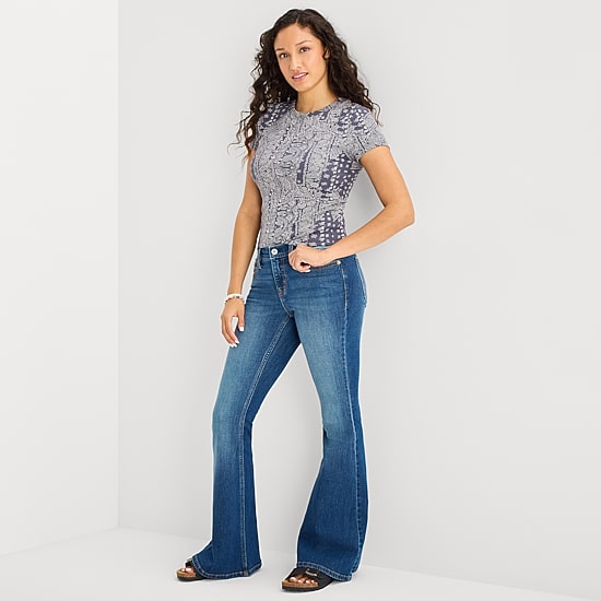 Arizona Womens Juniors Low Rise Flare Leg Jean