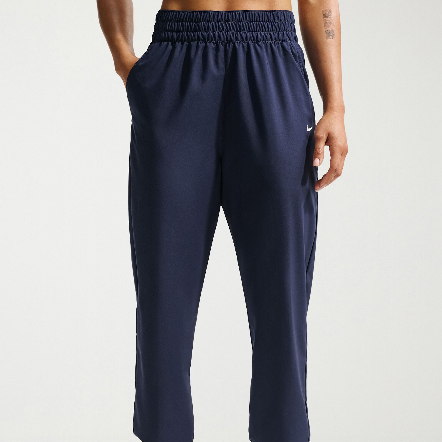 Nike Womens Cinched Mid Rise Regular Fit Jogger Pant