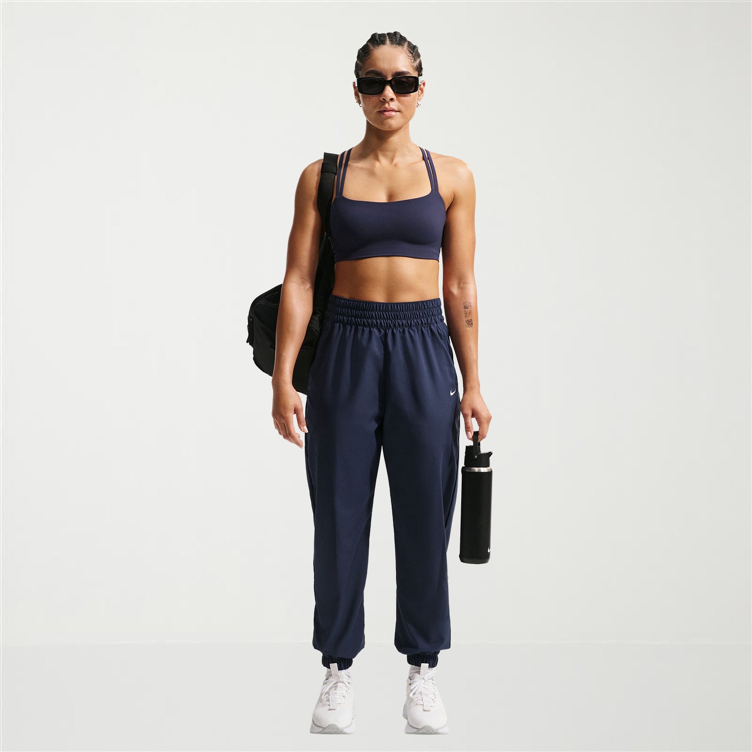 Nike Womens Cinched Mid Rise Regular Fit Jogger Pant