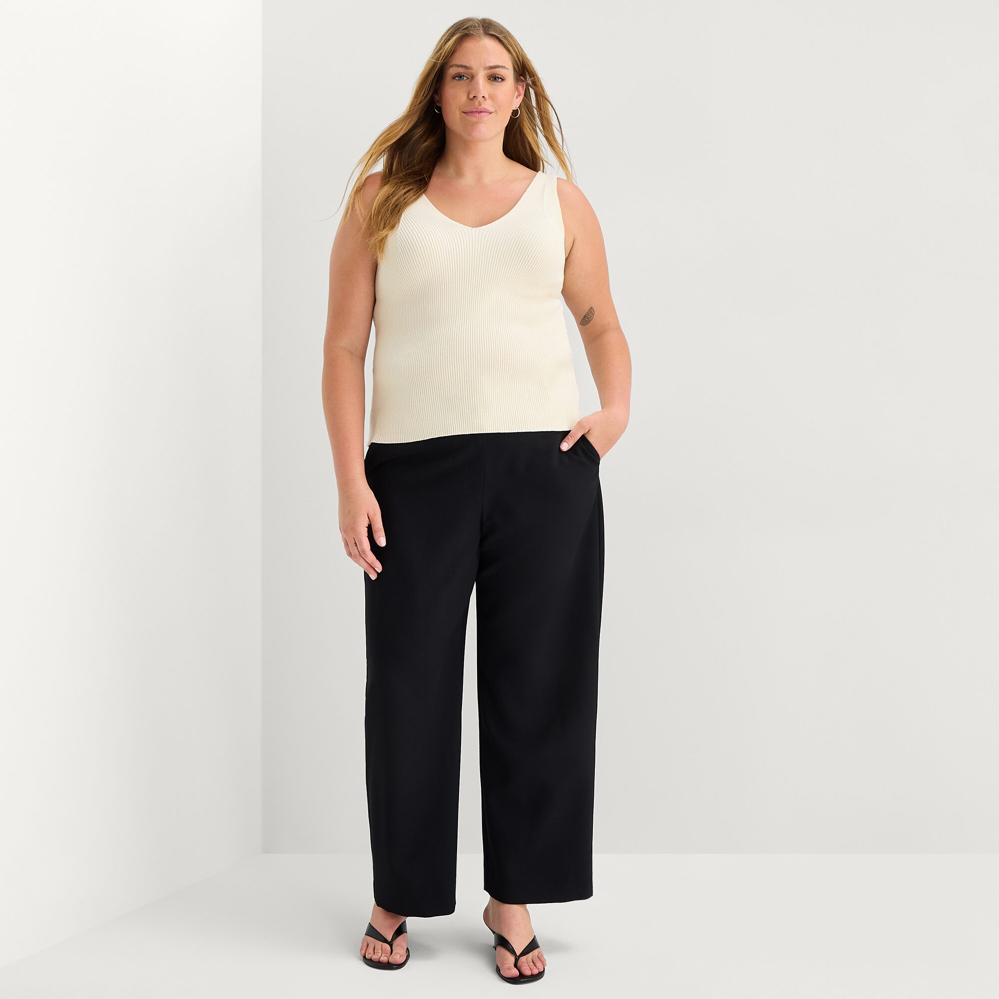 a.n.a Plus Womens V Neck Sleeveless Pullover Sweater