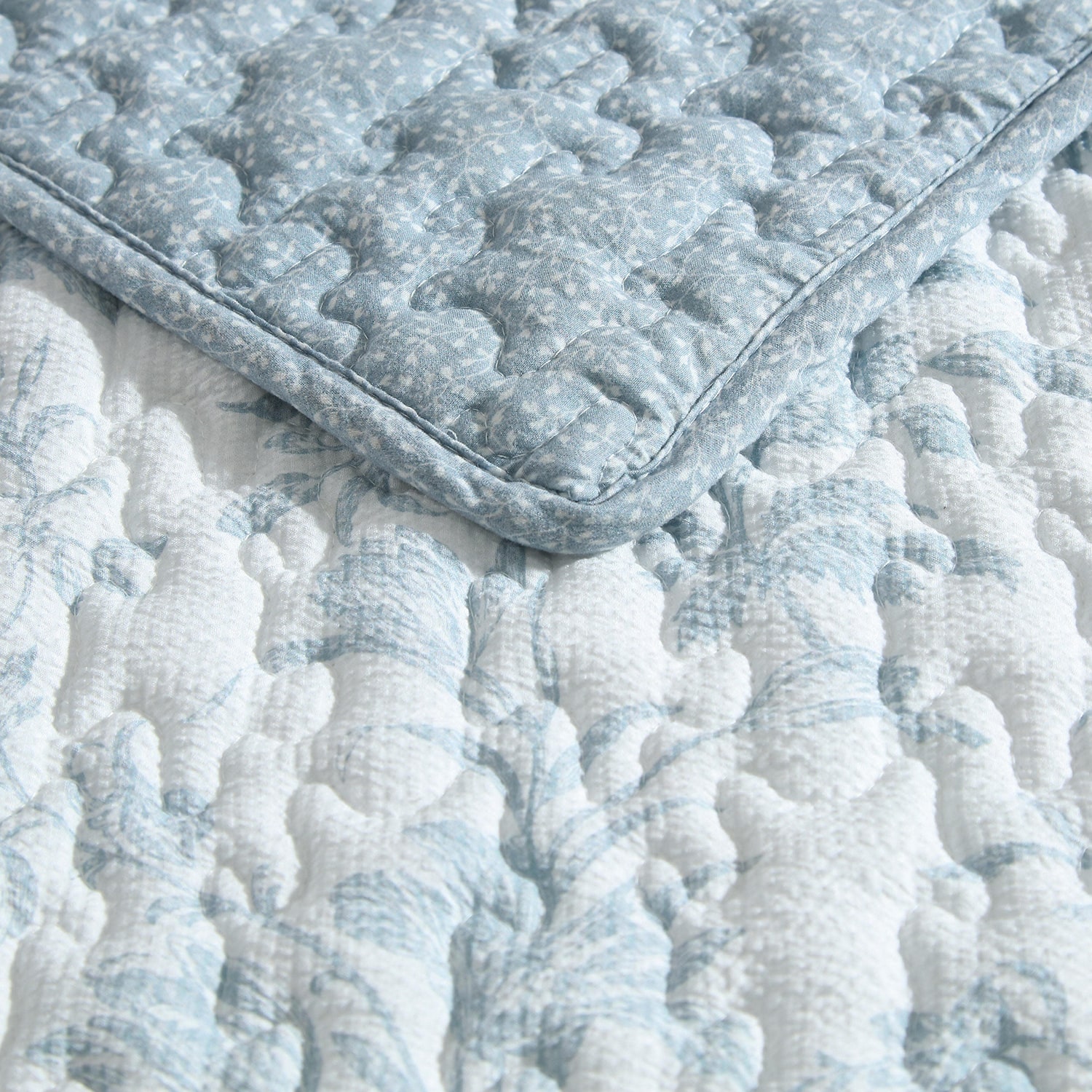 Laura Ashley Amberly Quilt Set
