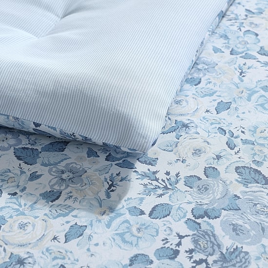 Laura Ashley Quartet Midweight Comforter Set