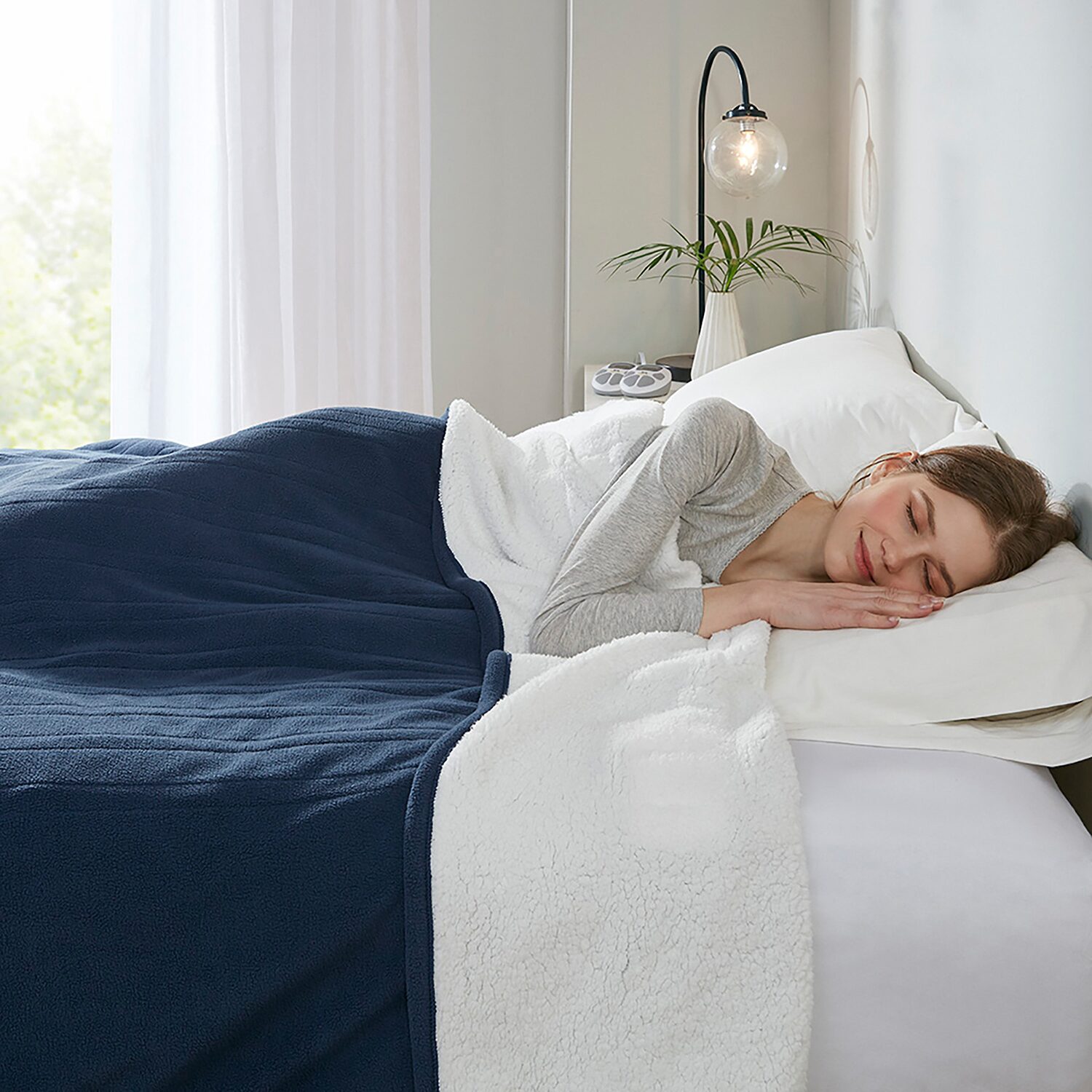 Serta® Fleece to Sherpa Heated Electric Blanket