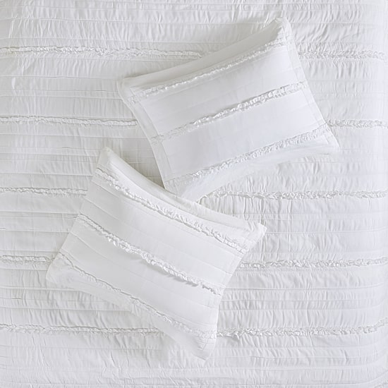 Madison Park Isabella 4-Pc Ruffle Quilt Set With Throw Pillow