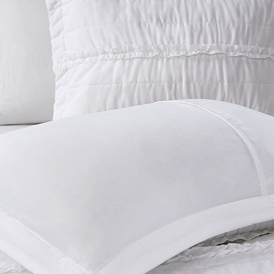 Madison Park Isabella 4-Pc Ruffle Quilt Set With Throw Pillow