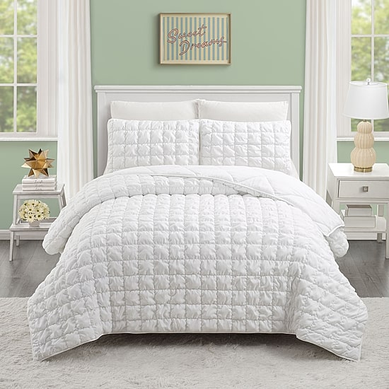 Urban Playground Dreamy Clouds Puffy Quilt Set