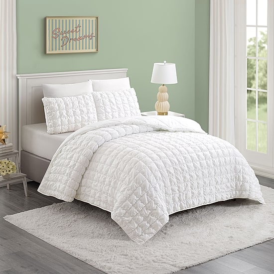 Urban Playground Dreamy Clouds Puffy Quilt Set