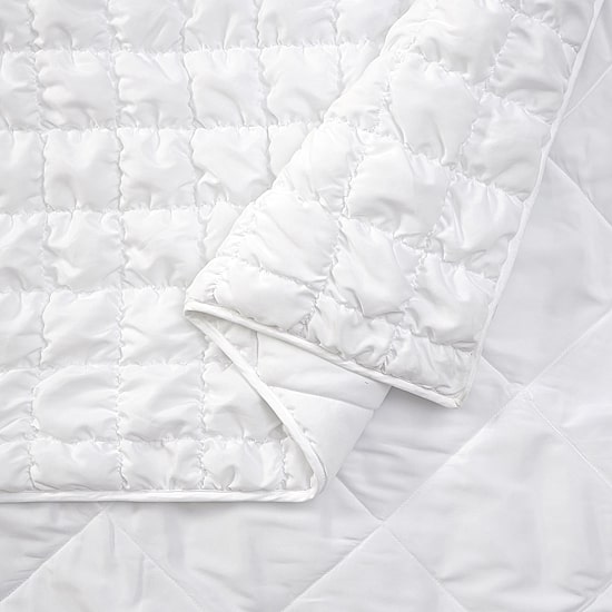 Urban Playground Dreamy Clouds Puffy Quilt Set