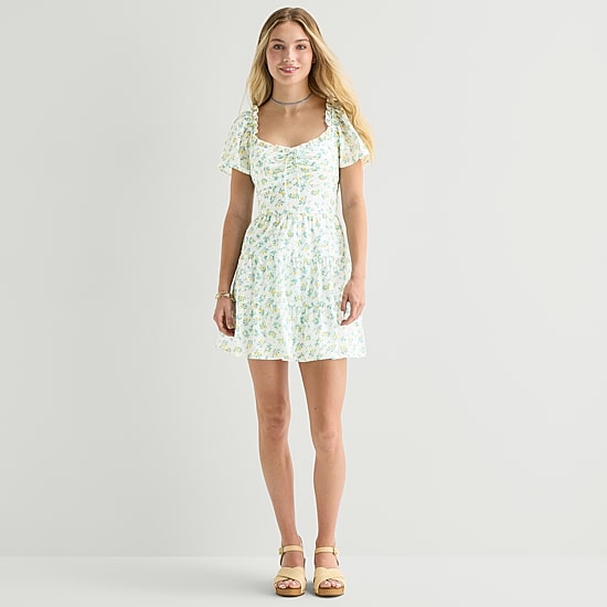 City Triangle Womens Juniors Sweetheart Neck Short Sleeve Flutter Fit + Flare Dress