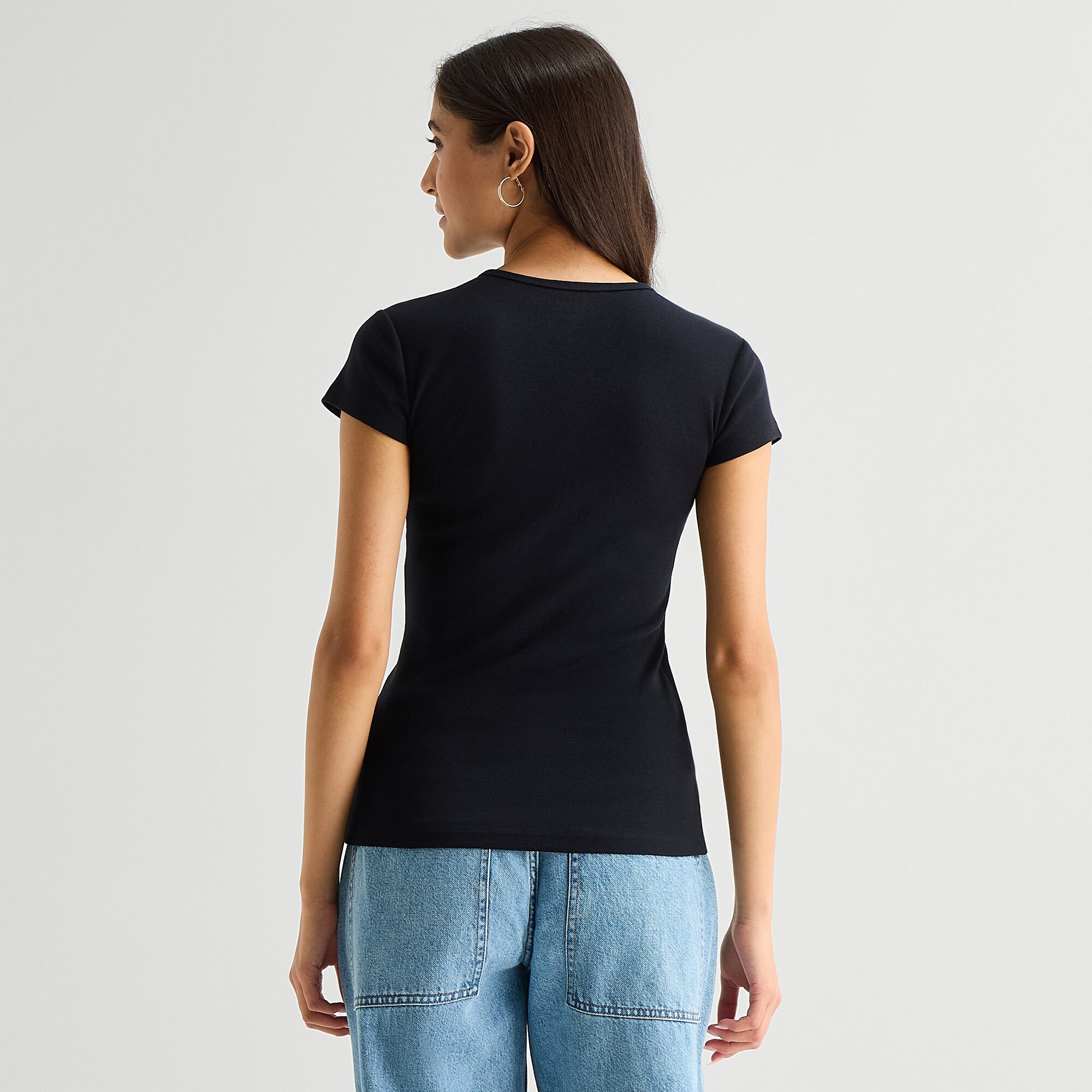 Arizona Womens Juniors Crew Neck Short Sleeve T-Shirt