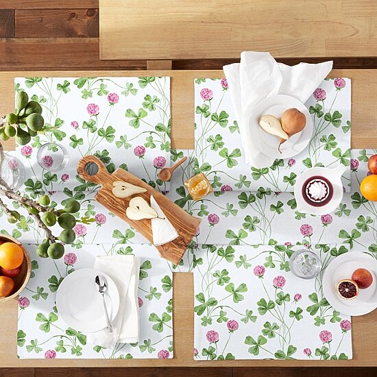 Martha Stewart Clover Meadow Single Pack Table Runner