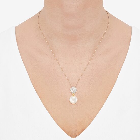 Womens 1/4 CT. T.W. White Cultured Freshwater Pearl 10K Gold Bell Flower 18 Inch Pendant Necklace