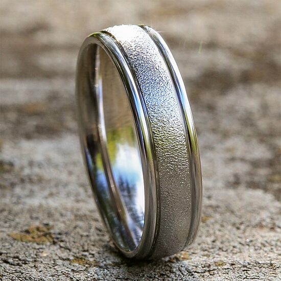  Mens 10K White Gold 6mm Band