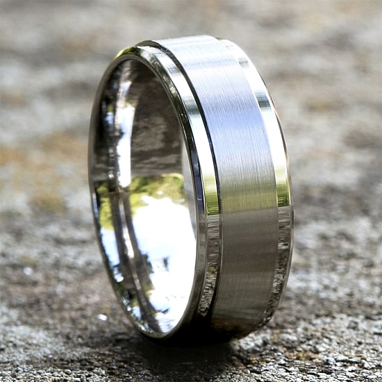 Mens 10K White Gold 8mm Band