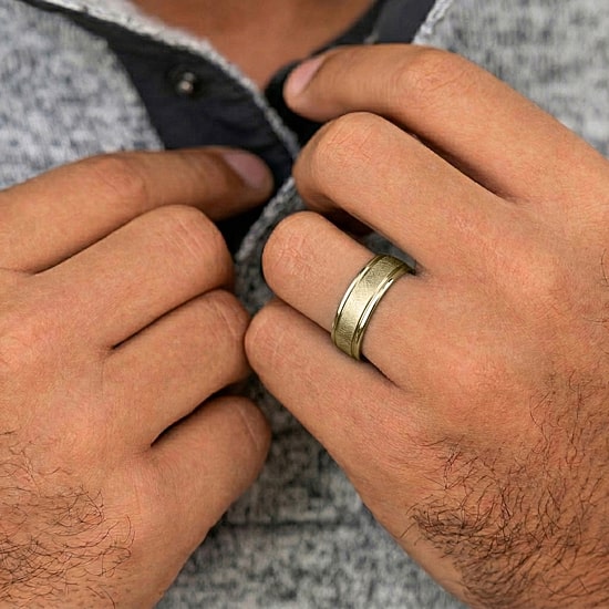 Mens 6MM 10K Gold Wedding Band