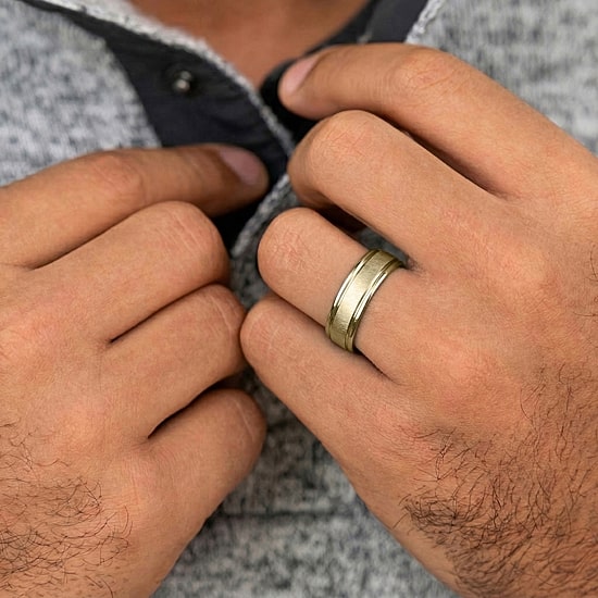 Mens 6MM 10K Gold Wedding Band