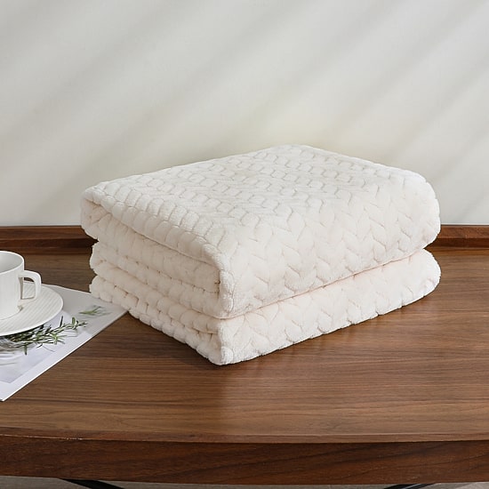  Echo Plush Throw
