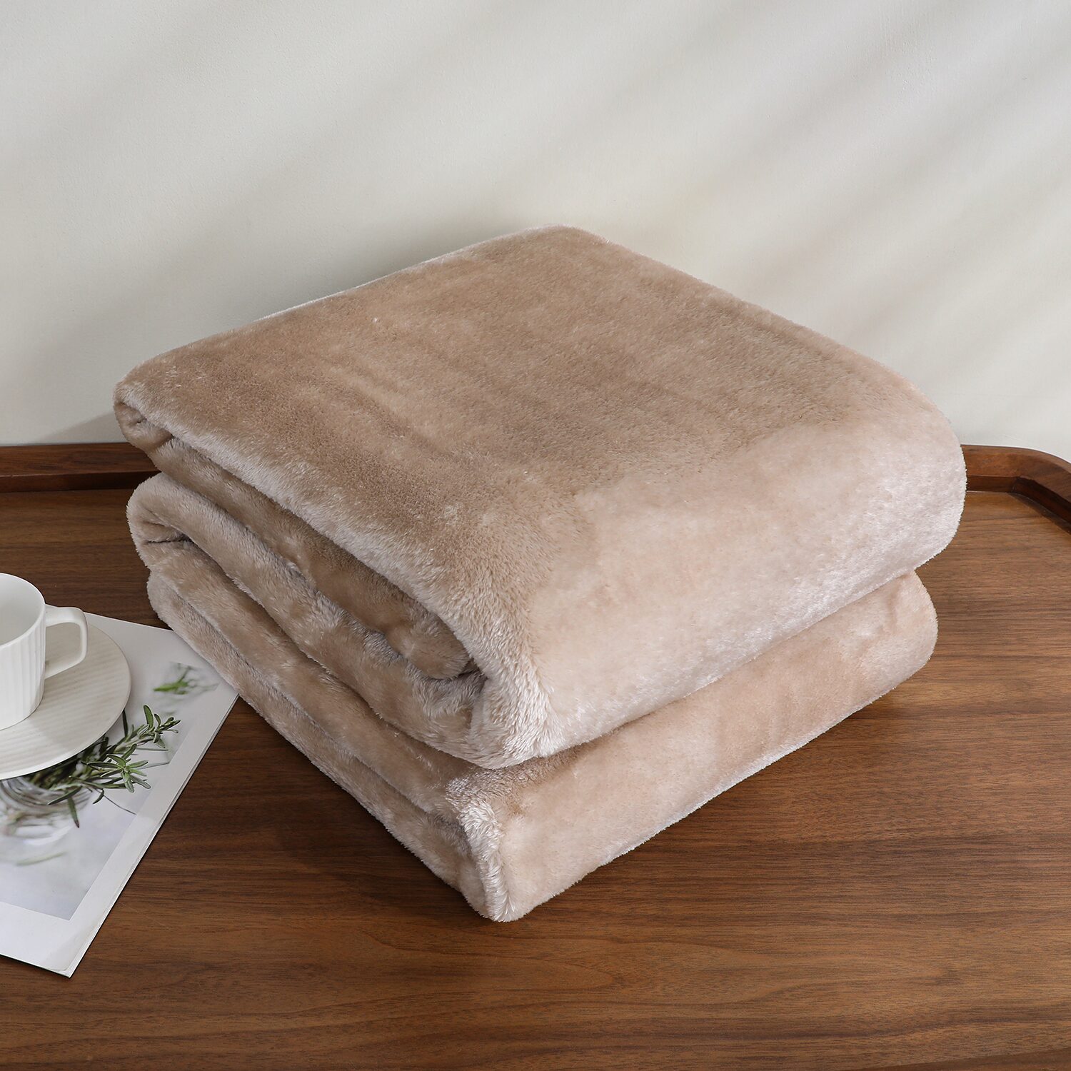 Ellora Plush Heavyweight Throw