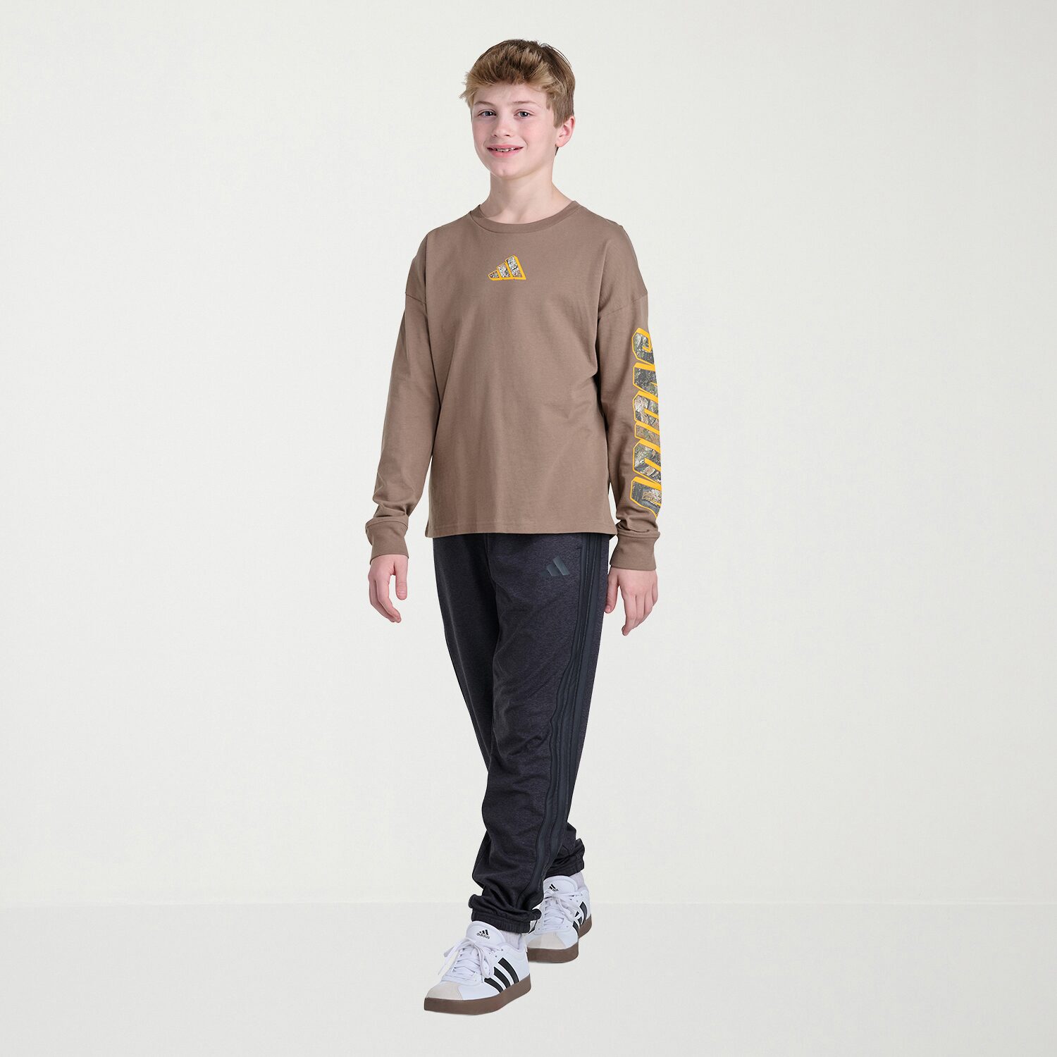 adidas Big Kid Boys Crew Neck Long Sleeve Regular Fit Graphic T-Shirt
