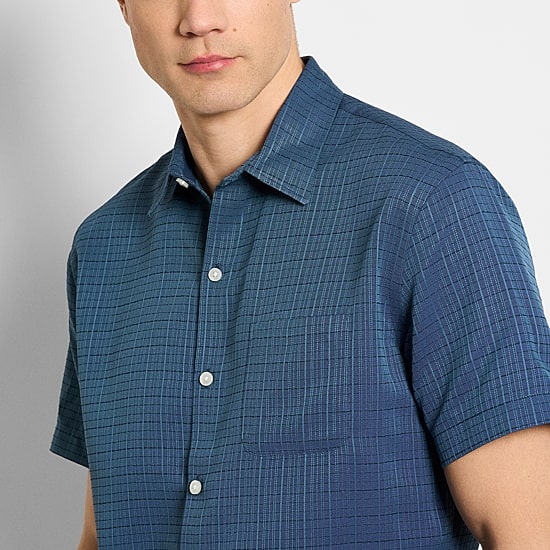 Van Heusen Weekend Mens Short Sleeve Moisture Wicking Camp Shirt