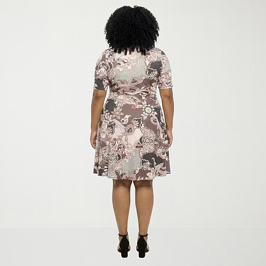 24seven Comfort Apparel Womens Plus Scoop Neck Elbow Sleeve Paisley A-Line Dress