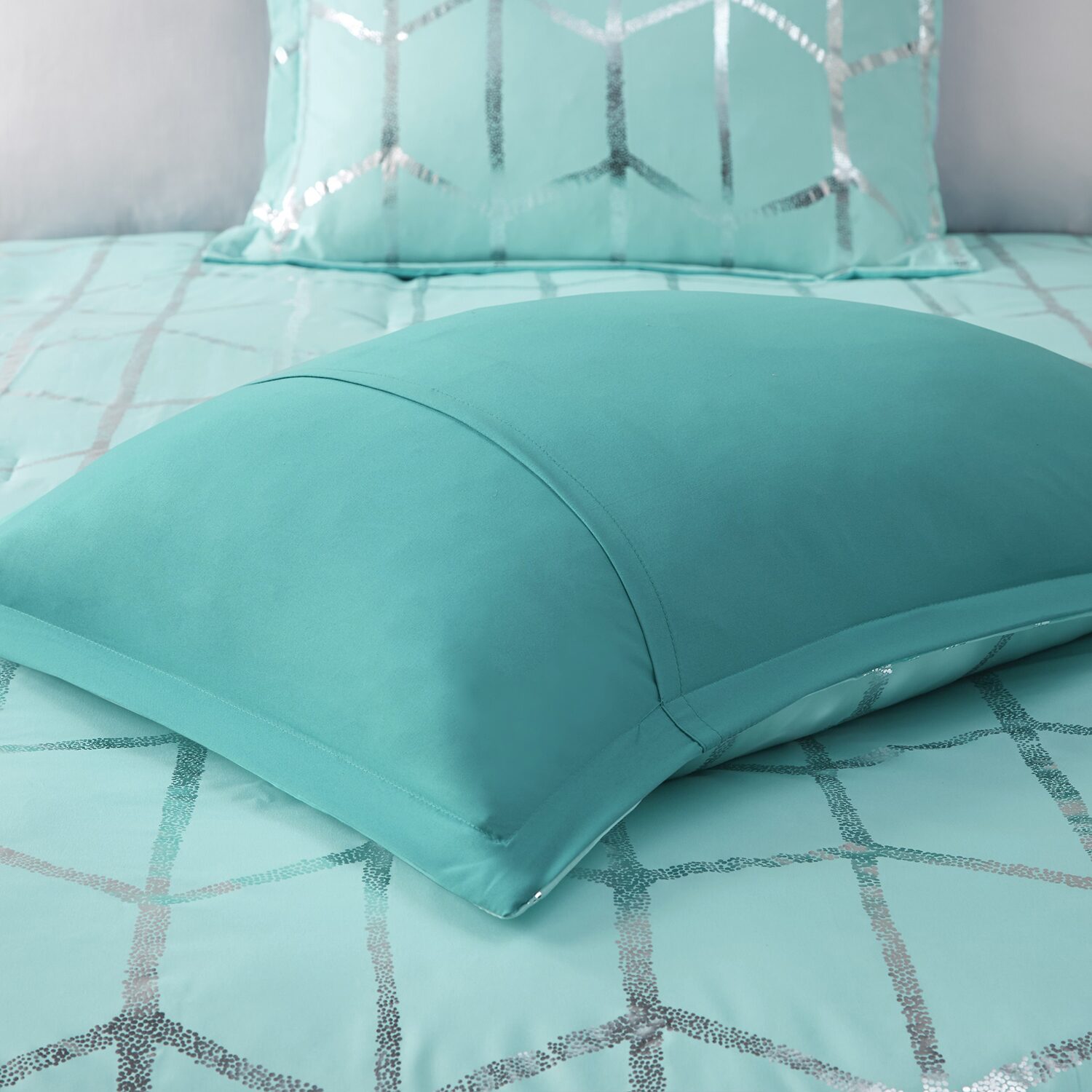 Intelligent Design Khloe Metallic Printed Comforter Set with decorative pillows