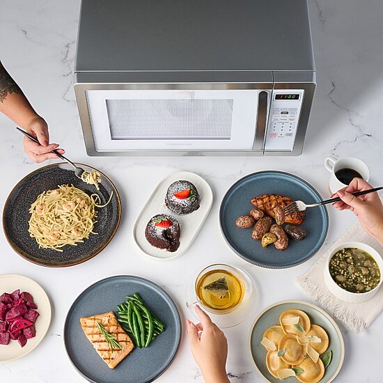 Farberware Classic 1.1 cu ft 1000-Watt Microwave Oven