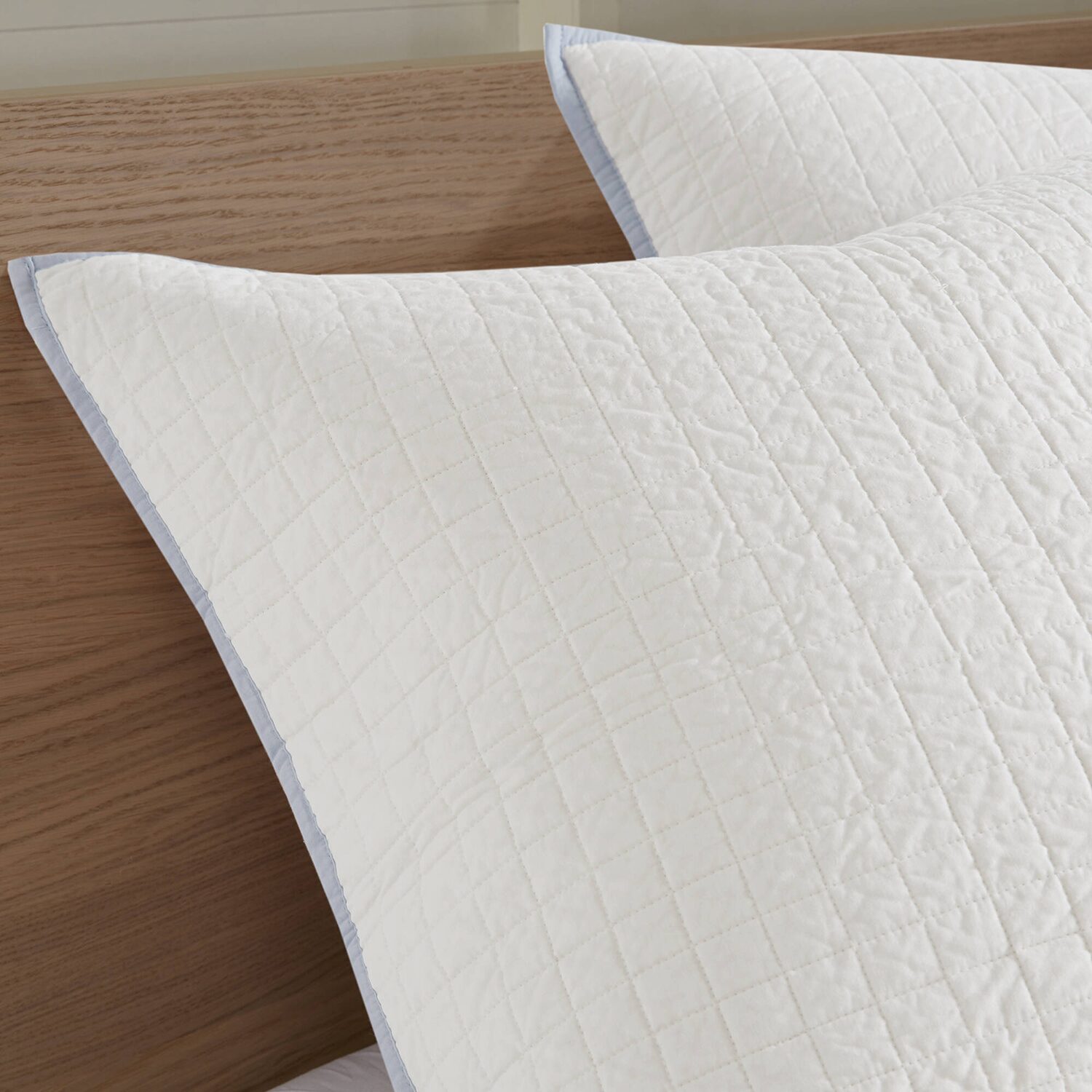 Intelligent Design Maize Cotton Jacquard Duvet Cover Set with Euro Shams and Throw Pillows