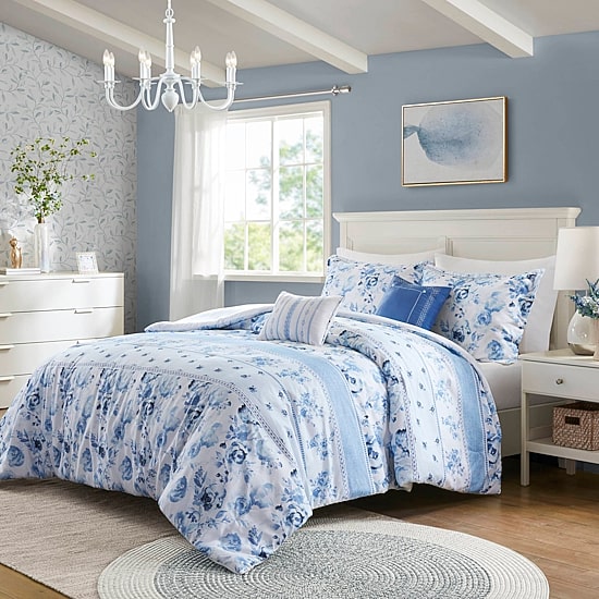 Intelligent Design Kaia Floral Midweight Comforter Set