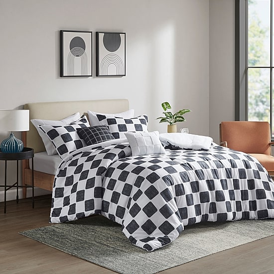 Intelligent Design Lana Checkered Midweight Comforter Set
