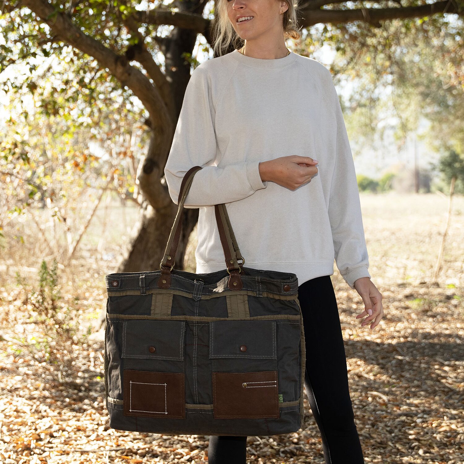 TSD Brand Lake Toya Travel Tote