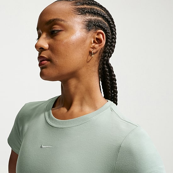 Nike Womens Crew Neck Short Sleeve T-Shirt