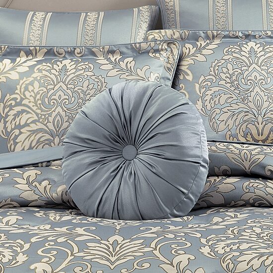 Royal Court Lorenzo Round Throw Pillow