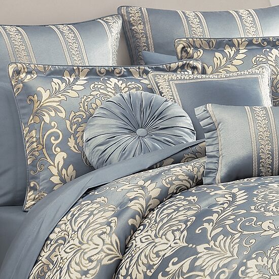 Royal Court Lorenzo Round Throw Pillow