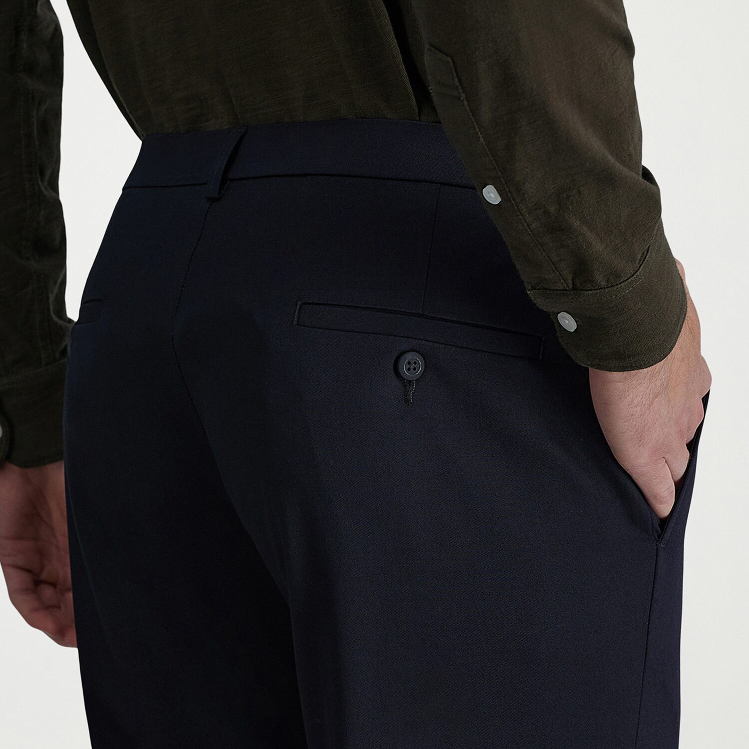 Haggar Wrinkle Free Performance Khaki Mens COMFORT WAISTBAND Straight Fit Flat Front Pant