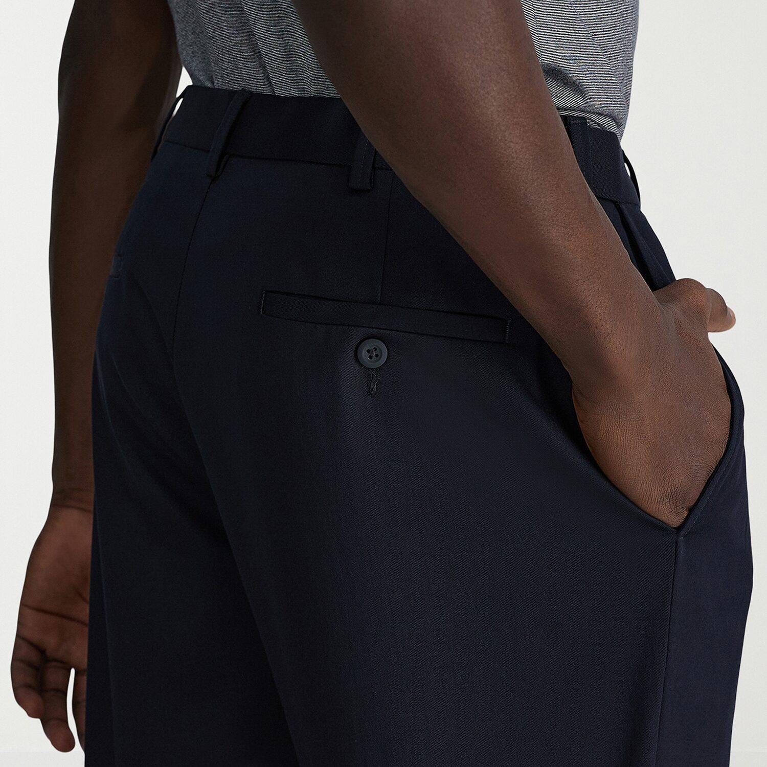 Haggar Wrinkle Free Performance Khaki Mens Classic Fit Flat Front Pant