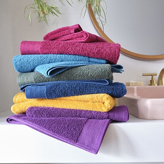 Distant Lands Perfect Color Fade Resistant Bath Towel