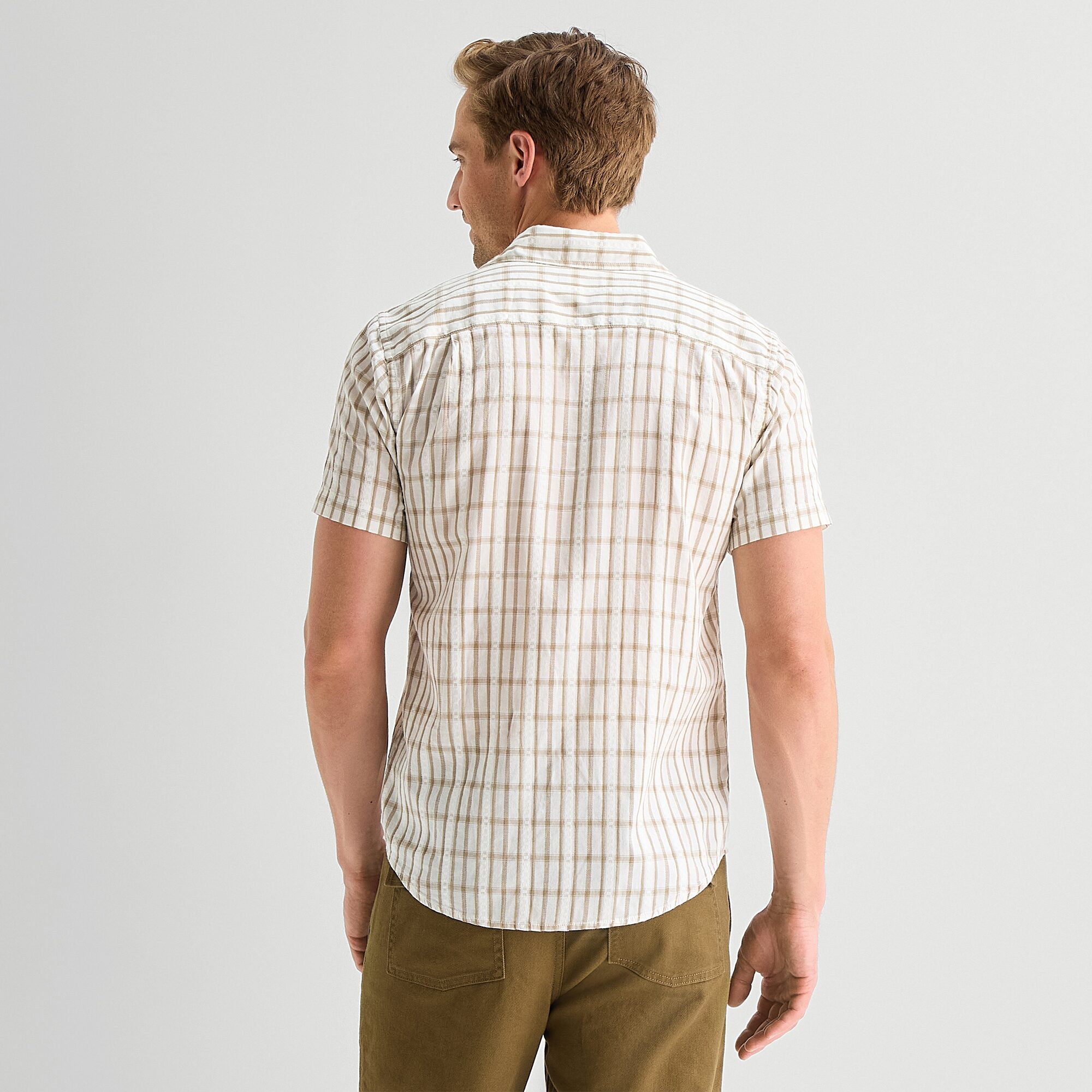 mutual weave Mens Short Sleeve Classic Fit Button-Down Shirt