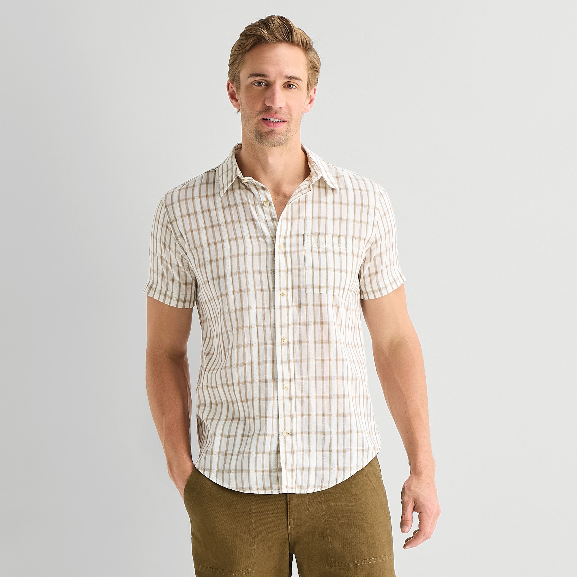mutual weave Mens Short Sleeve Classic Fit Button-Down Shirt