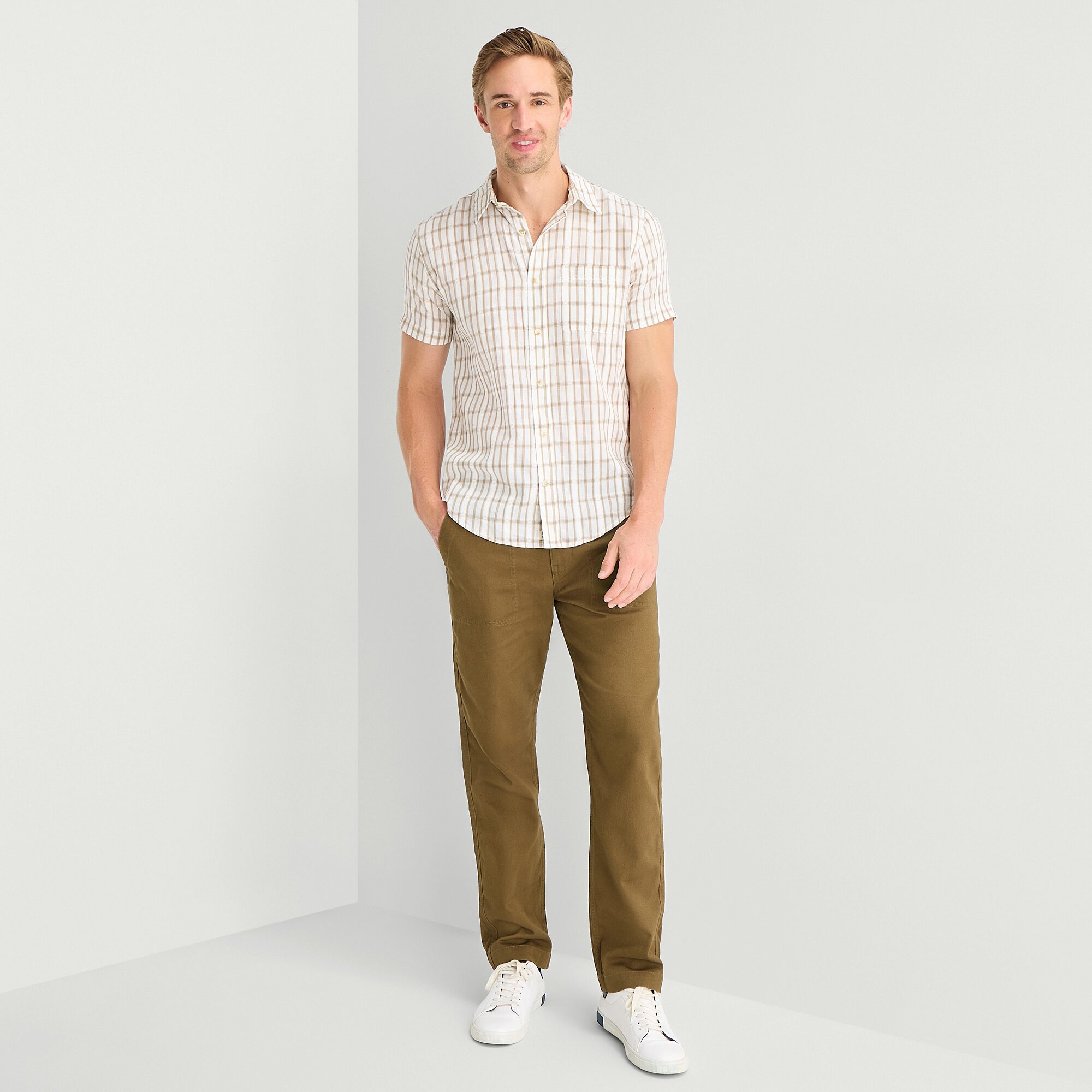 mutual weave Mens Short Sleeve Classic Fit Button-Down Shirt