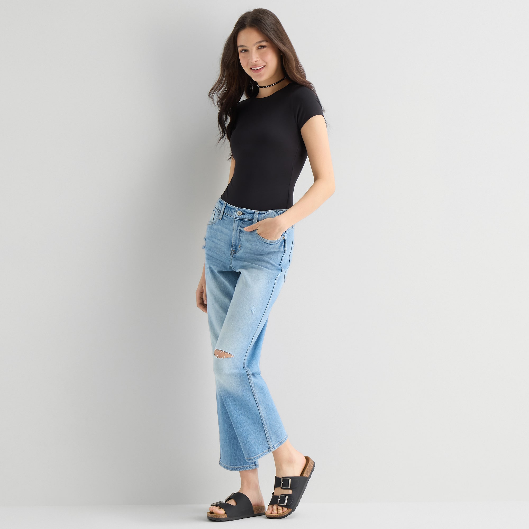 Arizona Curvy Womens Juniors Low Rise Straight Leg Jean